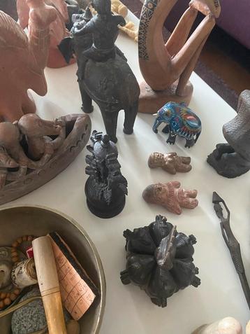 Diverse Beelden en Houtsnijwerken - Inheemse Kunst Collectie beschikbaar voor biedingen