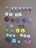 Knopen: (licht-, donker-) blauw, groen, turquoise; div maten, Ophalen of Verzenden, Gebruikt, Knoop of Knopen