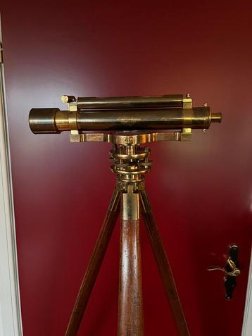 Antieke Messing Landmeter (G. Hutchison) 1928 Houten Statief beschikbaar voor biedingen