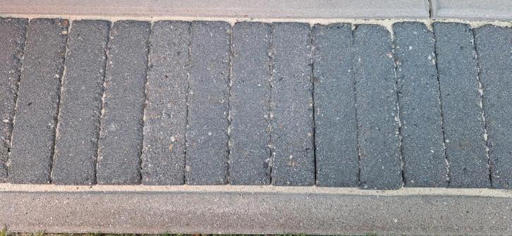 zeer goede klinkers 20x5x7 cm antraciet en 5 bandjes, Tuin en Terras, Tegels en Klinkers, Gebruikt, Klinkers, Beton, Minder dan 5 m²