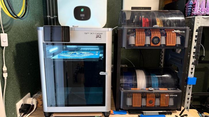 Bambu Lab X1C Combo + Extra AMS & Buildplates, Computers en Software, 3D-printerbenodigheden, Zo goed als nieuw, Ophalen