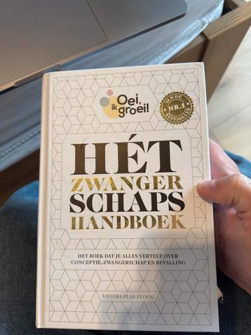 Hét Zwangerschapshandboek - Oei, ik groei! Zo goed als nieuw beschikbaar voor biedingen