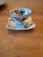 Oude Kop en Schotel met Rozenmotief, Antiek en Kunst, Antiek | Porselein, Ophalen of Verzenden
