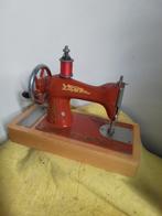 3356) mooi oud klein naaimachine  1950, Ophalen of Verzenden