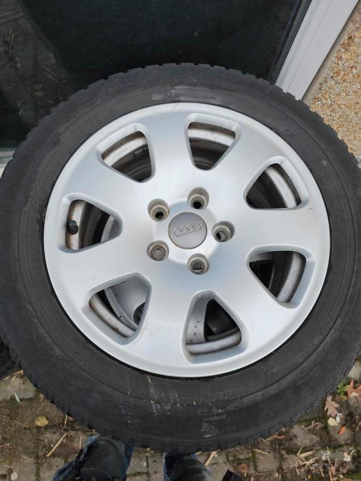 15inch 5x112 originele Audi velgen met banden VW Seat, Auto-onderdelen, Banden en Velgen, Velg(en), Winterbanden, 15 inch, 195 mm