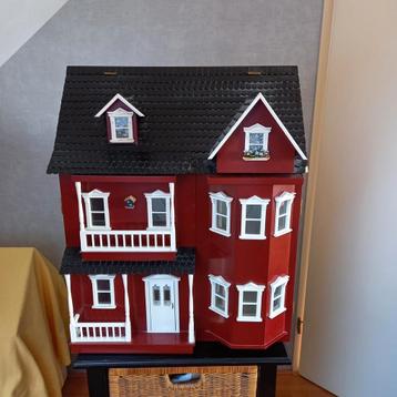 Poppenhuis zgan. beschikbaar voor biedingen