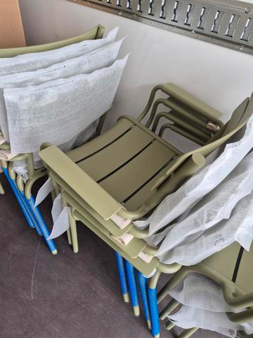 fermob Luxembourg arm-/stoelen in de kleur van parijs beschikbaar voor biedingen
