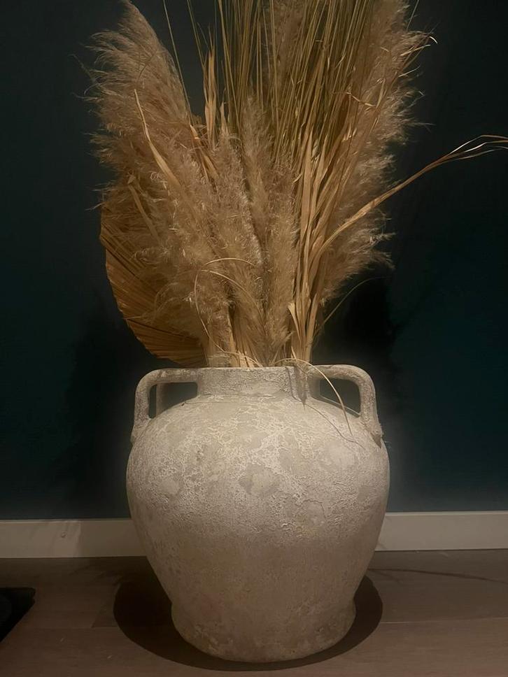 Grote kruik in beton grijs, Huis en Inrichting, Woonaccessoires | Vazen, Gebruikt, Overige kleuren, 75 cm of meer, Steen, Ophalen