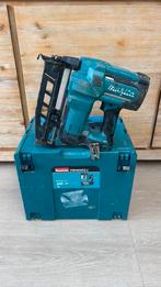 Makita 18v brad tacker DBN600 + mbox en inlay, Ophalen, Zo goed als nieuw