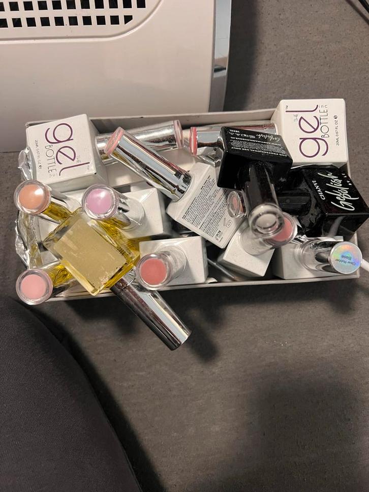Geld Bottle Gellak - Zo goed als nieuw!, Sieraden, Tassen en Uiterlijk, Uiterlijk | Cosmetica en Make-up, Zo goed als nieuw, Make-up