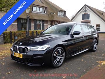 BMW 5 Serie Touring 520i LCI M-PAKKET SHADOWLINE PANODAK/COM beschikbaar voor biedingen