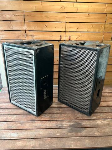Set speakers beschikbaar voor biedingen