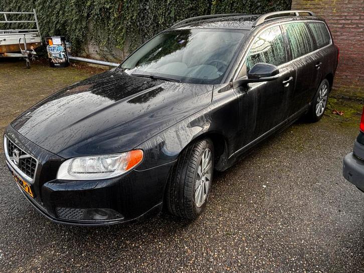Volvo V70 T4 132KW 2012 (motor defect, staat in Oisterwijk), Auto's, Volvo, Particulier, V70, Airbags, Airconditioning, Bluetooth