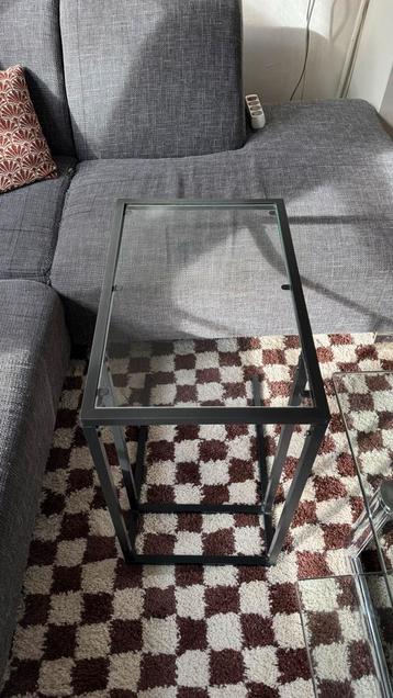 Ikea Bijzettafel - Staal en glas beschikbaar voor biedingen