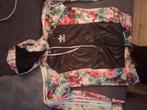 Leuk sport jasje adidas bloemen  mt m, Kleding | Dames, Ophalen, Nieuw, Carnaval