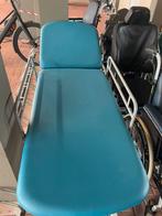 Medicare 2 section mobile treatment couch, Sport en Fitness, Massageproducten, Ophalen, Gebruikt, Massagetafel
