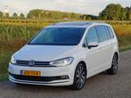 Volkswagen Touran 1.5 TSI Highline /Pano/Trekh/Camera/Digi D, Auto's, 4 cilinders, 150 pk, Alcantara, Electronic Stability Program (ESP)