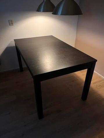 IKEA Bjursta uitschuifbaar eettafel beschikbaar voor biedingen