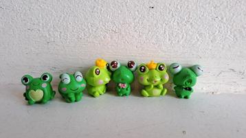 Kikker poppetjes  beschikbaar voor biedingen