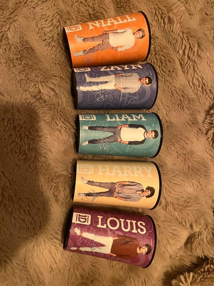 One Direction Bekers - Complete Set, Verzamelen, Muziek, Artiesten en Beroemdheden, Gebruiksvoorwerp, Ophalen of Verzenden