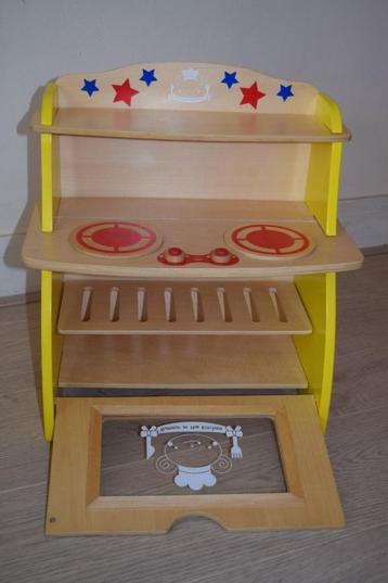 Houten keukentje    beschikbaar voor biedingen