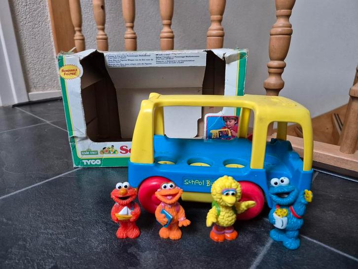 Sesamstraat school bus met doos, Verzamelen, Speelgoed, Ophalen of Verzenden