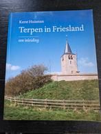 Terpen in friesland.  Kerst Huisman, Ophalen of Verzenden, 20e eeuw of later, Zo goed als nieuw