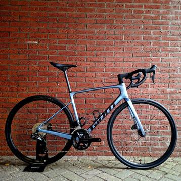 Giant Defy Advanced 1 M Nieuw Racefiets beschikbaar voor biedingen