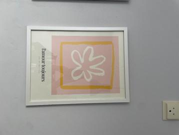 Twee fotolijsten met posters – 3242 cm, op te hangen beschikbaar voor biedingen