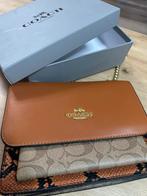 Coach Klare Shoulder Bag, Sieraden, Tassen en Uiterlijk, Tassen | Damestassen, Ophalen of Verzenden, Nieuw, Bruin, Schoudertasje