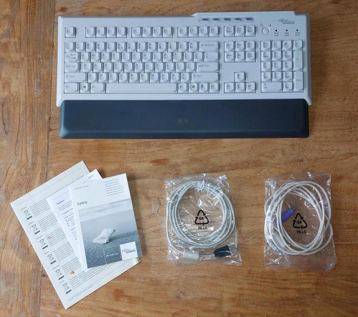 Fujitsu Siemens vintage toetsenbord NOS, Computers en Software, Vintage Computers, Ophalen of Verzenden