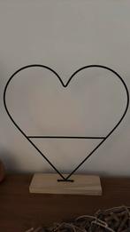 METALEN HART met houten voet MOEDERDAG!, Huis en Inrichting, Woonaccessoires | Kransen, Ophalen of Verzenden, Nieuw