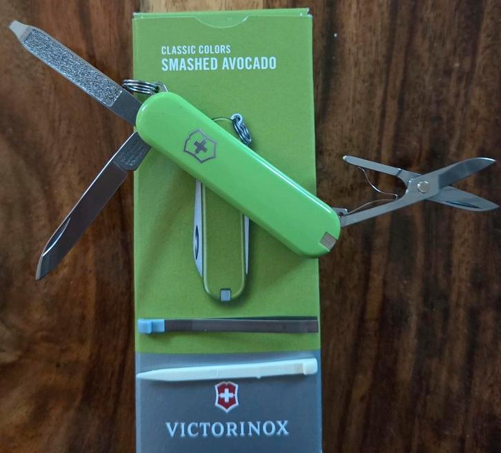 Victorinox Classic SD Colors zakmes ..nieuw.., Caravans en Kamperen, Kampeergereedschap, Nieuw, Ophalen of Verzenden