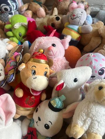 partij kleine uitdeel knuffeltjes( 200stuks ) beschikbaar voor biedingen