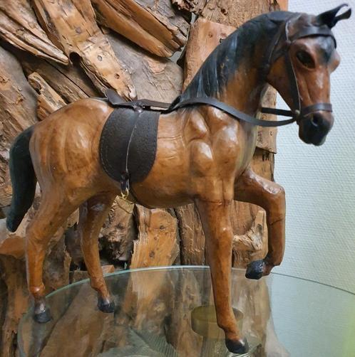 Paard beeld sculptuur leer lederen paard handgemaakt gaaf, Antiek en Kunst, Kunst | Beelden en Houtsnijwerken, Ophalen of Verzenden