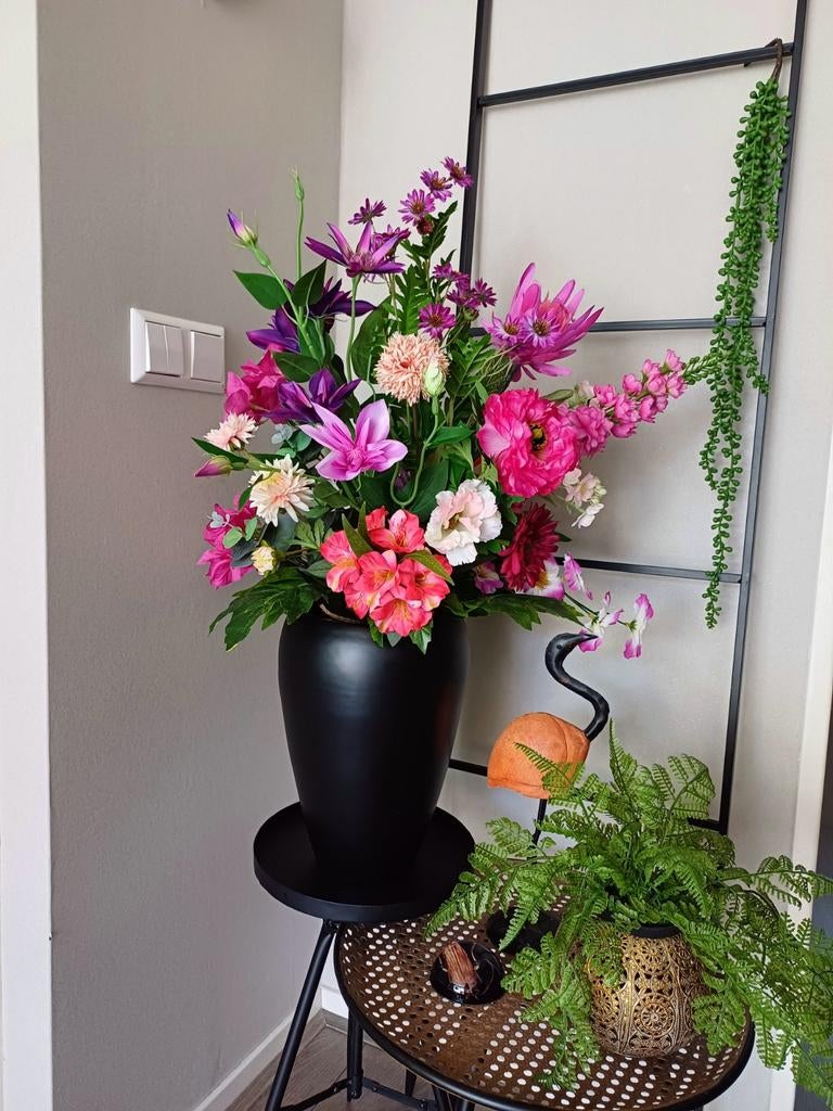 Zijden bloemstuk van hoge kwaliteit met vaas, Ophalen of Verzenden, Nieuw, Binnen