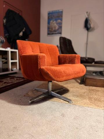 Oranje designer draai fauteuil