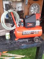 Compressor DARI 25/ 195 MET SLANG EN SPUITPISTOOL Werkt goed, Doe-het-zelf en Verbouw, Compressors, Minder dan 25 liter, Ophalen