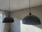2 Zwarte Stalen Hanglampen met Lampen, Huis en Inrichting, Lampen | Hanglampen, Ophalen