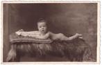 Foto - Kind Baby - Deken Bont Kussen - Photographie Roulet, Gebruikt, Foto, Ophalen of Verzenden, Voor 1940