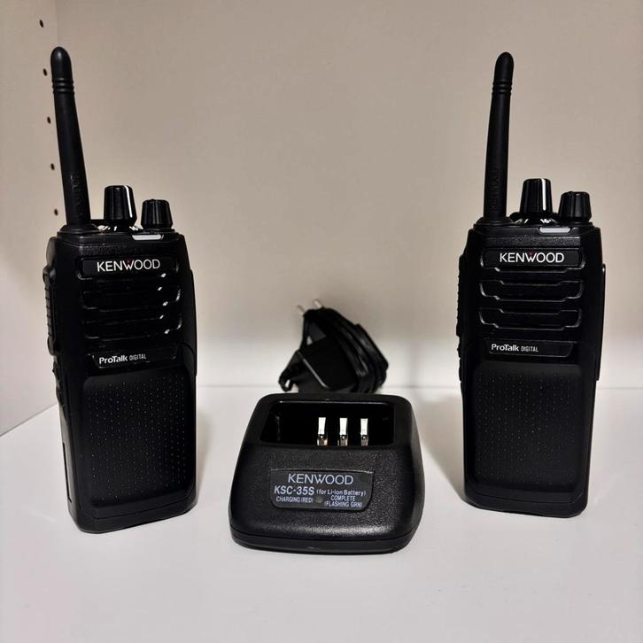 Walkie talkies Kenwood, Telecommunicatie, Portofoons en Walkie-talkies, Nieuw, Portofoon of Walkie-talkie, 5 tot 15 km, Met broekklem