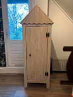Houten kledingkast in huisvorm met dak, Ophalen, Gebruikt, 50 tot 100 cm, 150 tot 200 cm