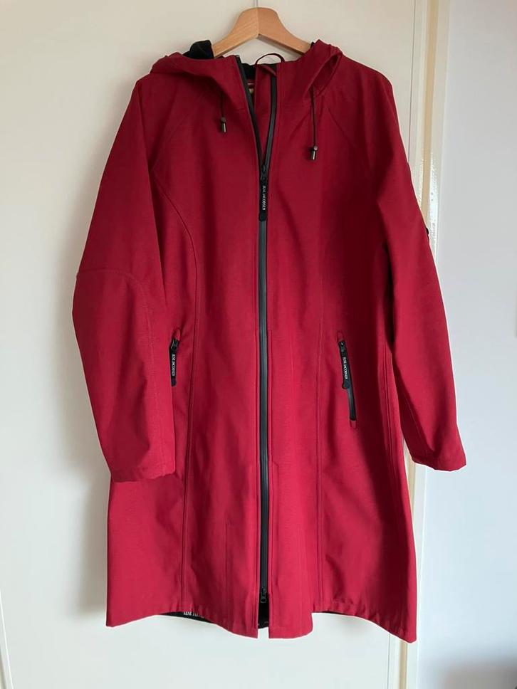 Ilse Jacobsen nieuwe raincoat+muts langer model rood maat 44, Kleding | Dames, Jassen | Winter, Nieuw, Rood, Ophalen of Verzenden