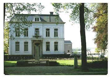 974400	Brummen	Gld Gemeentehuis	Nette oude kaart Onbeschreve beschikbaar voor biedingen