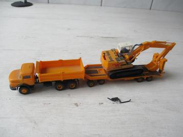   Kibri Mercedes Vrachtwagen met Oplegger en Graafmachine beschikbaar voor biedingen