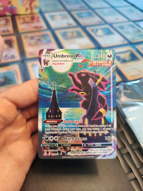 🌑 Umbreon VMAX 215 Evolving Skies #3, Hobby en Vrije tijd, Verzamelkaartspellen | Pokémon, Zo goed als nieuw, Losse kaart, Ophalen of Verzenden