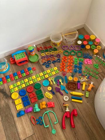 Klei spullen play doh set met vormen rollers pizza maken beschikbaar voor biedingen
