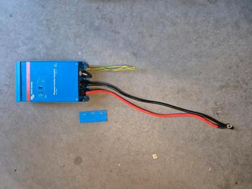 Victron 12 naar 230 volt omvormer. 1600 watt beschikbaar voor biedingen