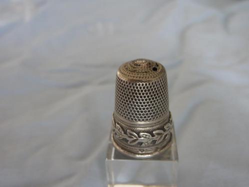 Vingerhoed in zilver - Biedermeier - 1e helft 20e eeuw., Antiek en Kunst, Antiek | Goud en Zilver, Zilver, Ophalen of Verzenden