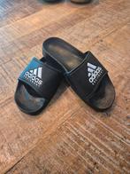 Adidas maat 34 slippers, Ophalen of Verzenden, Zo goed als nieuw